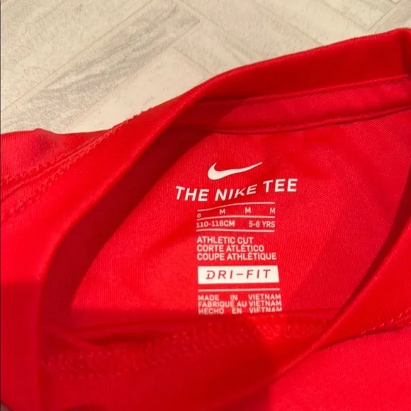 Nike Red T-Shirt and Graphic Shorts Set , kids 6